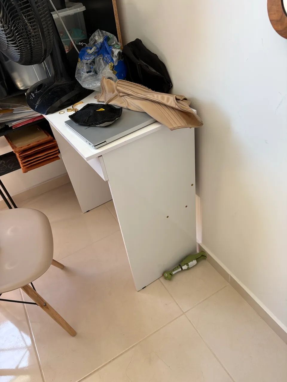 Bancada de estudo pequena com cadeira  - Foto 2