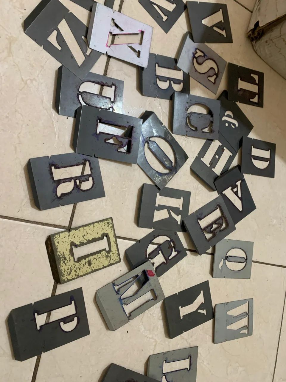 Stencils metálicos/Gabarito/molde de chapa metal - Foto 2