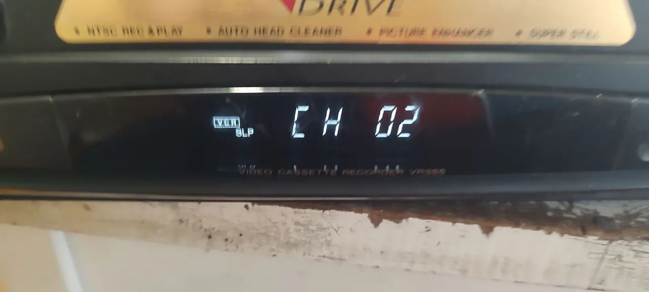 Vídeo cassete Philips VR355 com defeito 
