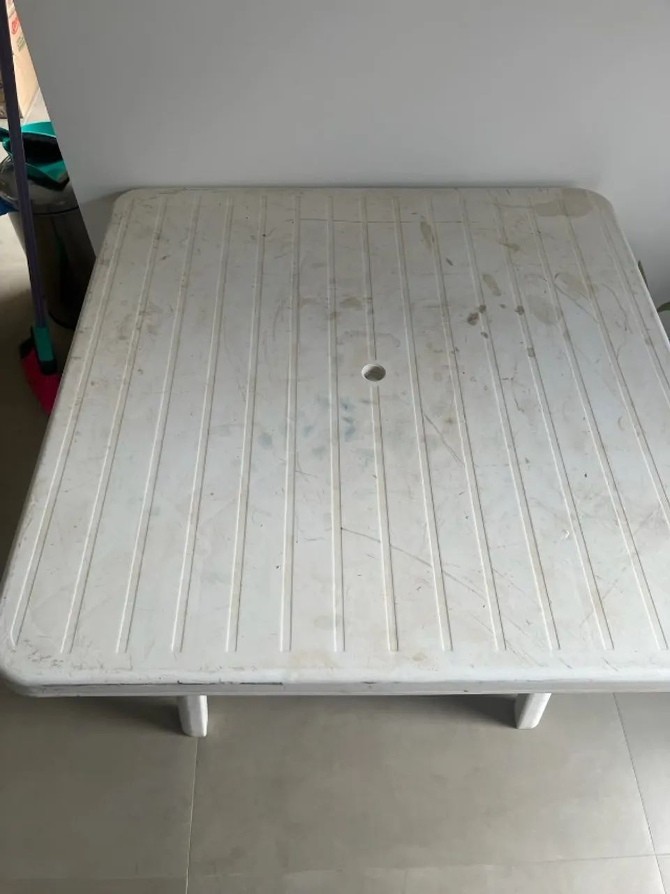 MESA PLÁSTICA QUADRADA - Foto 3