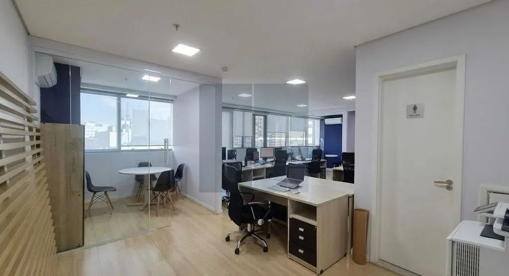 Sala Comercial de 80 m² com 2 Vagas para Locação no Condomínio Praça Pamplona - Foto 5