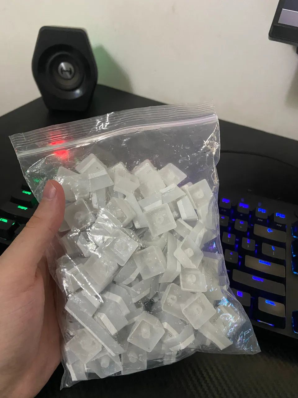 Logitech G PRO Mecânico + Kit Completo Keycaps Pudding - Foto 2