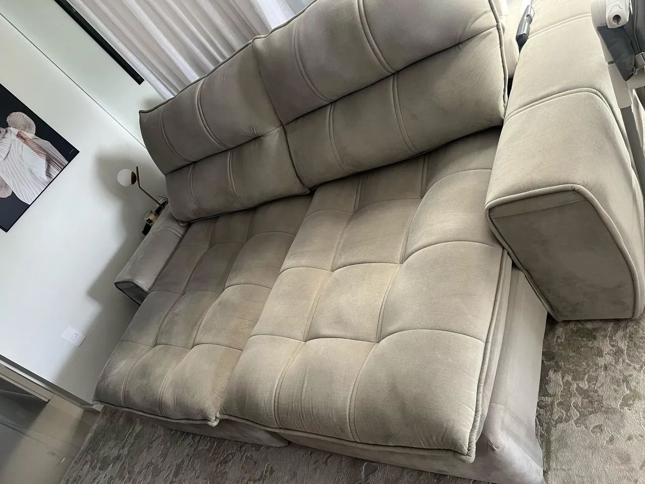 Sofá 3 Lugares em  Suede Bege - Foto 2