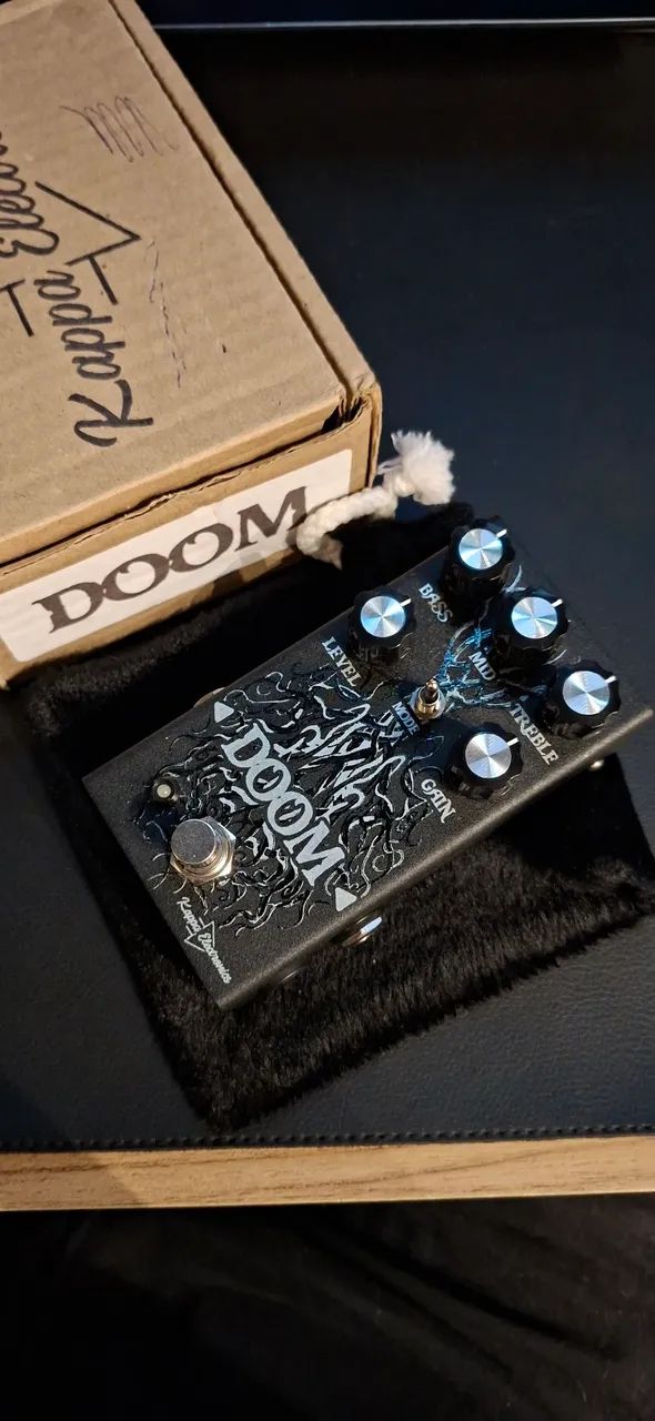 Pedal de distorção (guitarra) DOOM Kappa Electronics