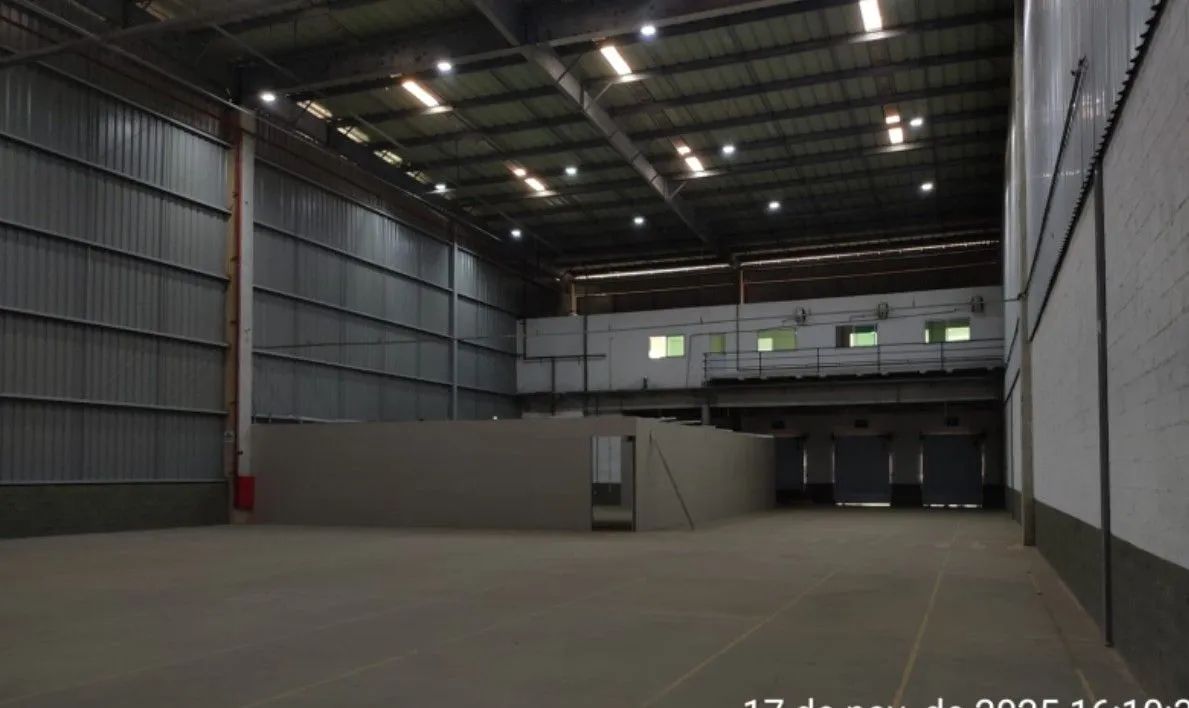 ALUGO GALPÃO EM CONDOMÍNIO FECHADO COM 2.820 M2 - Foto 2