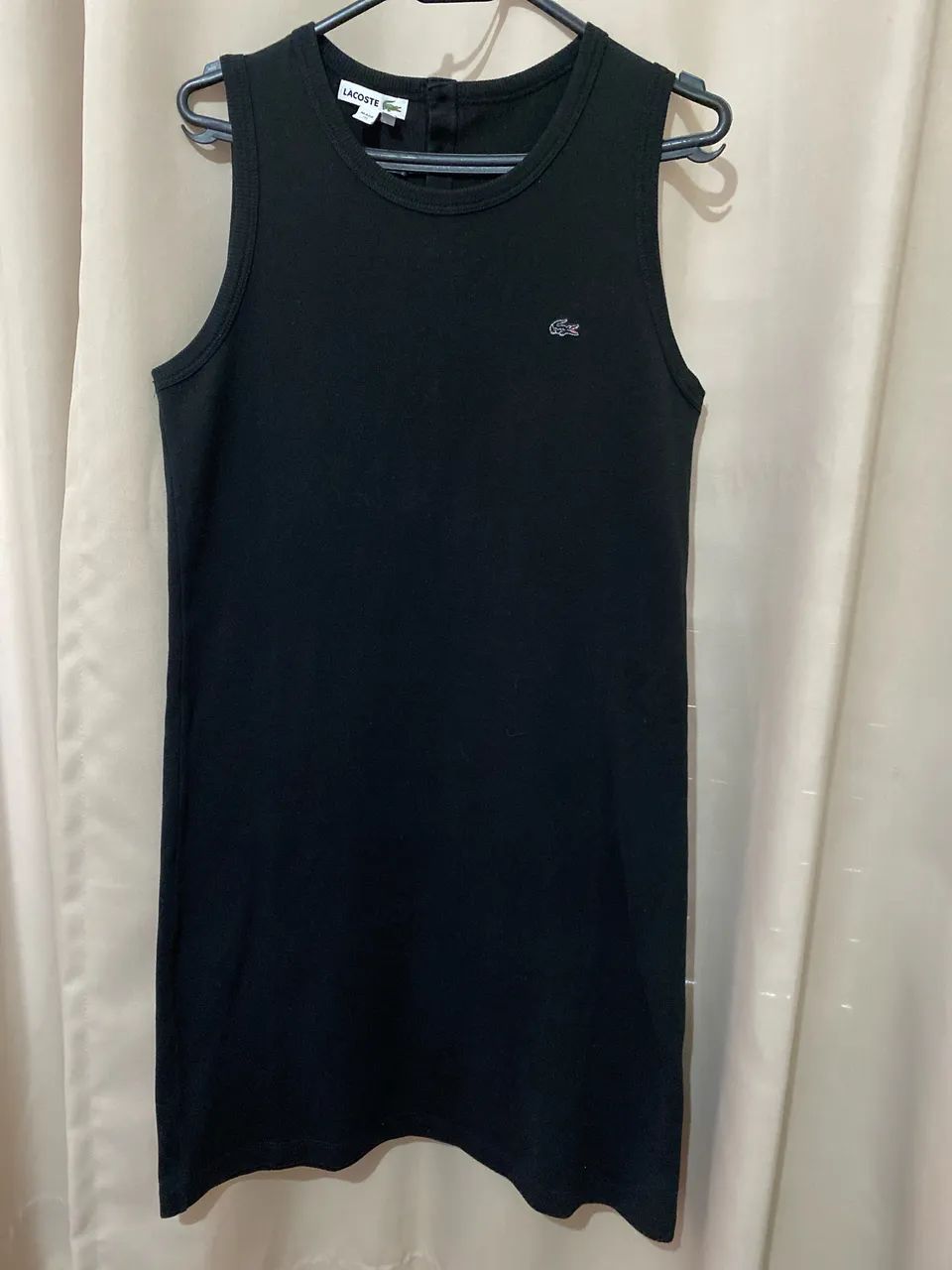 Vestido Lacoste preto P excelente estado - Foto 2