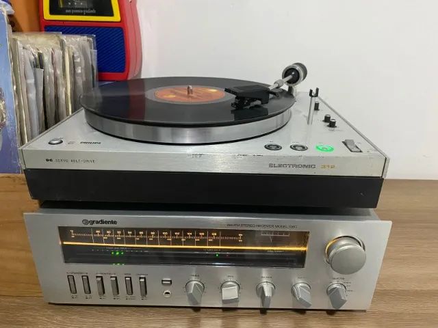 Toca discos Phillips e Receiver Gradiente Model 1360