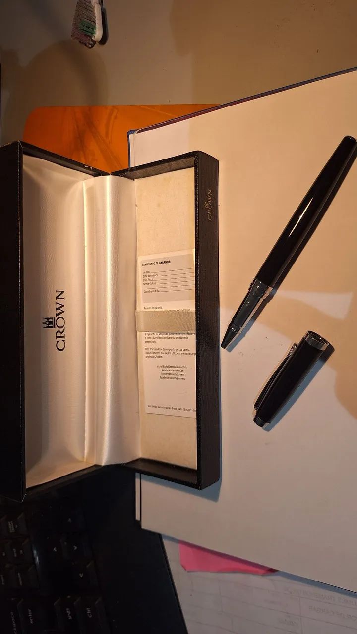 Caneta Crown Rollerball sem refil - Acompanha Case