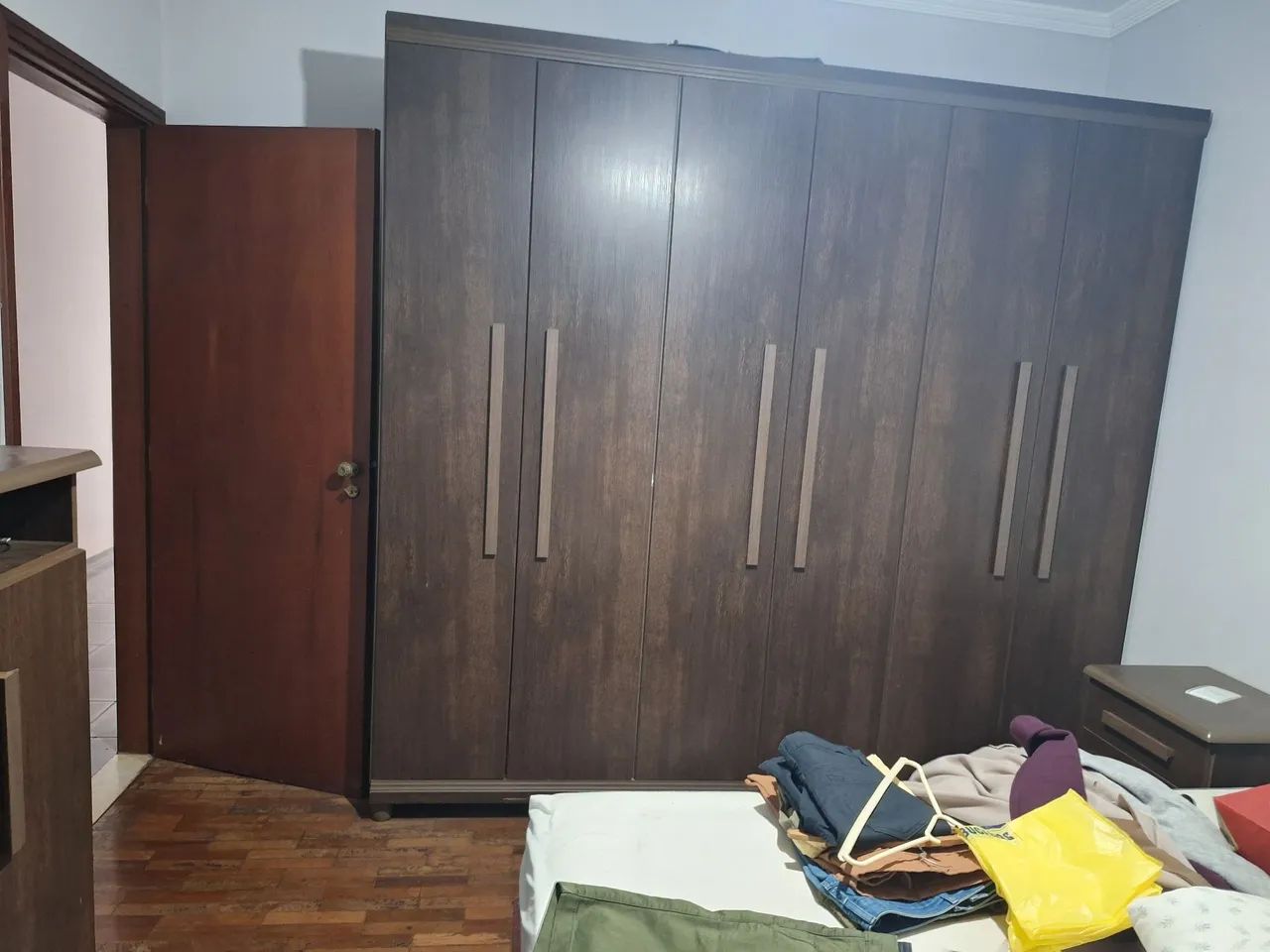 Guarda roupa, cômoda e criado mudo - Foto 2