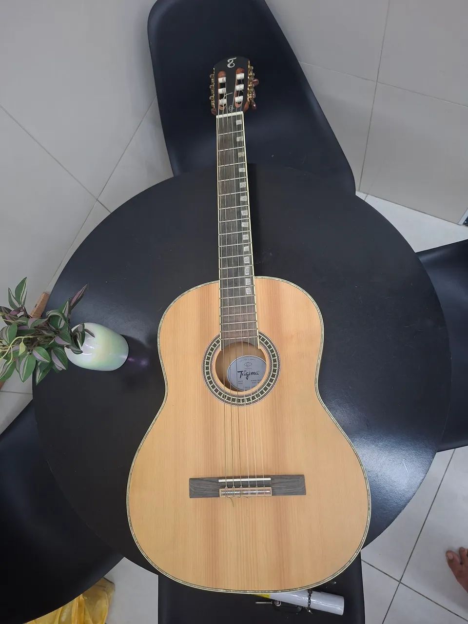 Violão tagima em estado de zero 