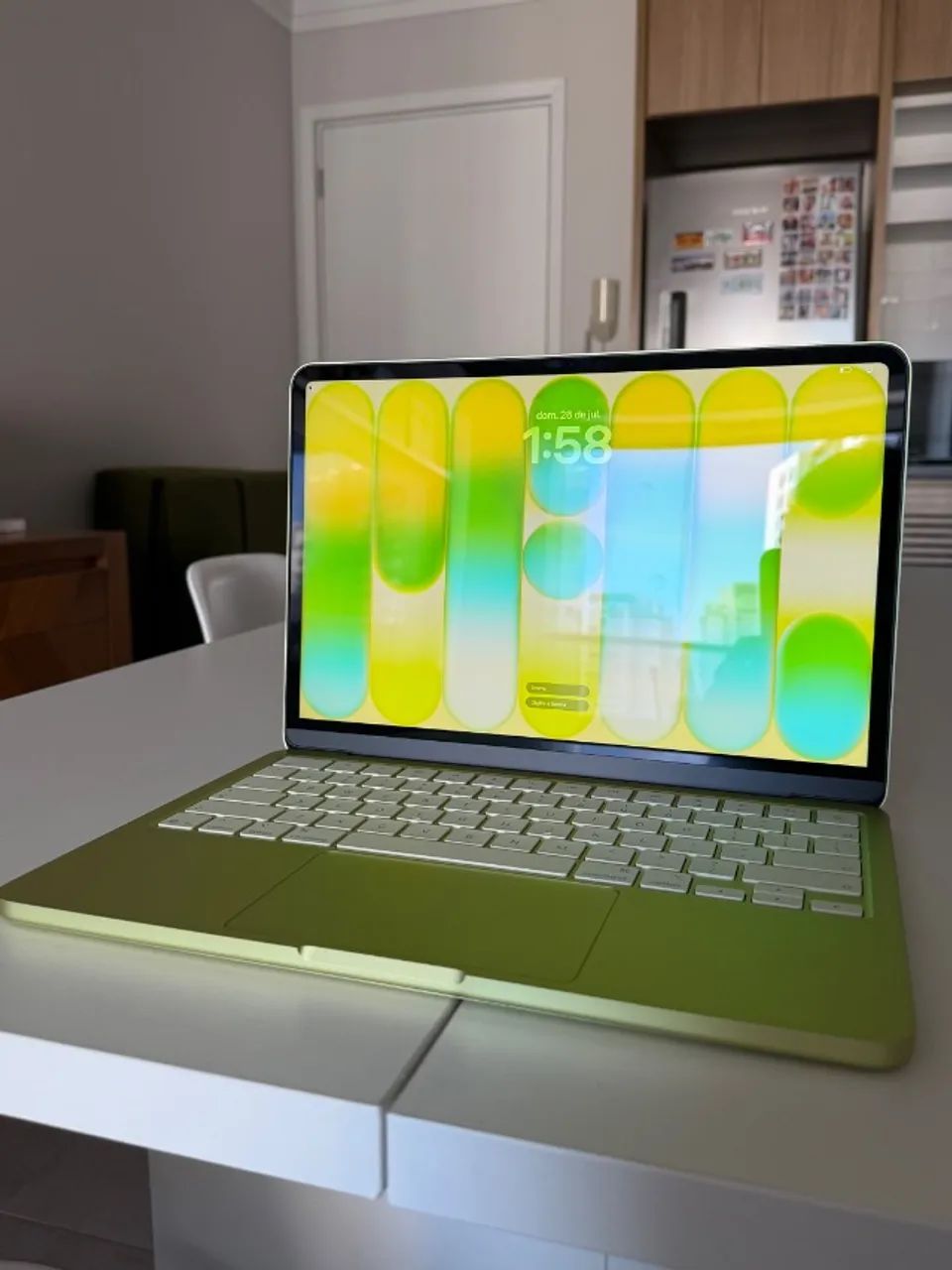 MacBook Neo - Citrus (Verde Limão)