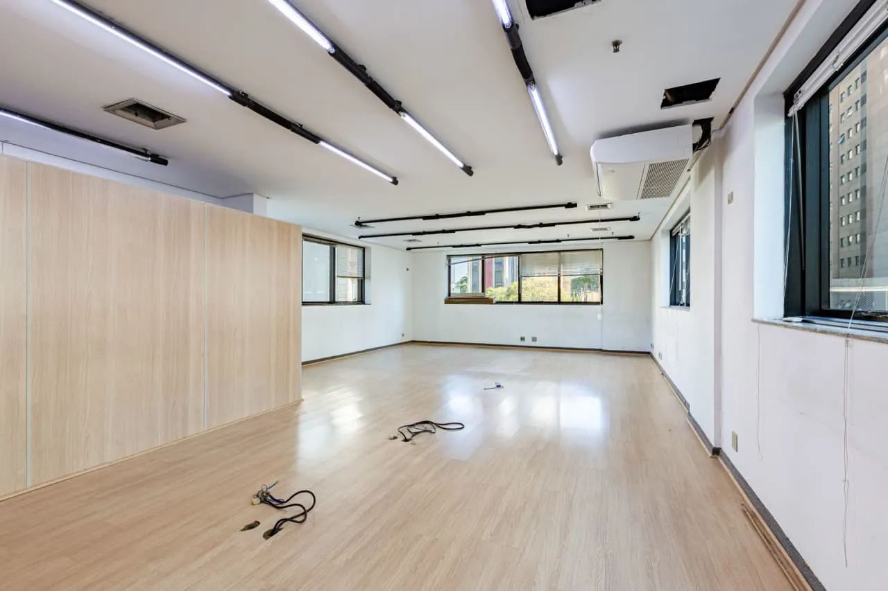 Sala comercial na Avenida General Olímpio da Silveira, 655 - Conjunto 22  120 m²