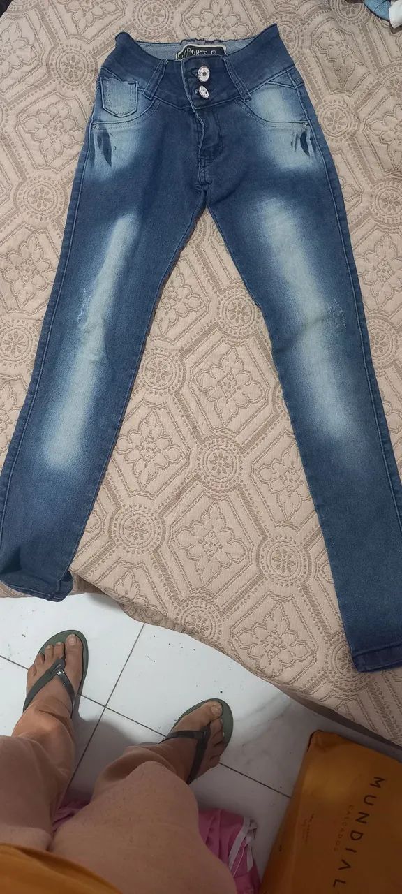 Calça jeans e 2 conjunto moletom 