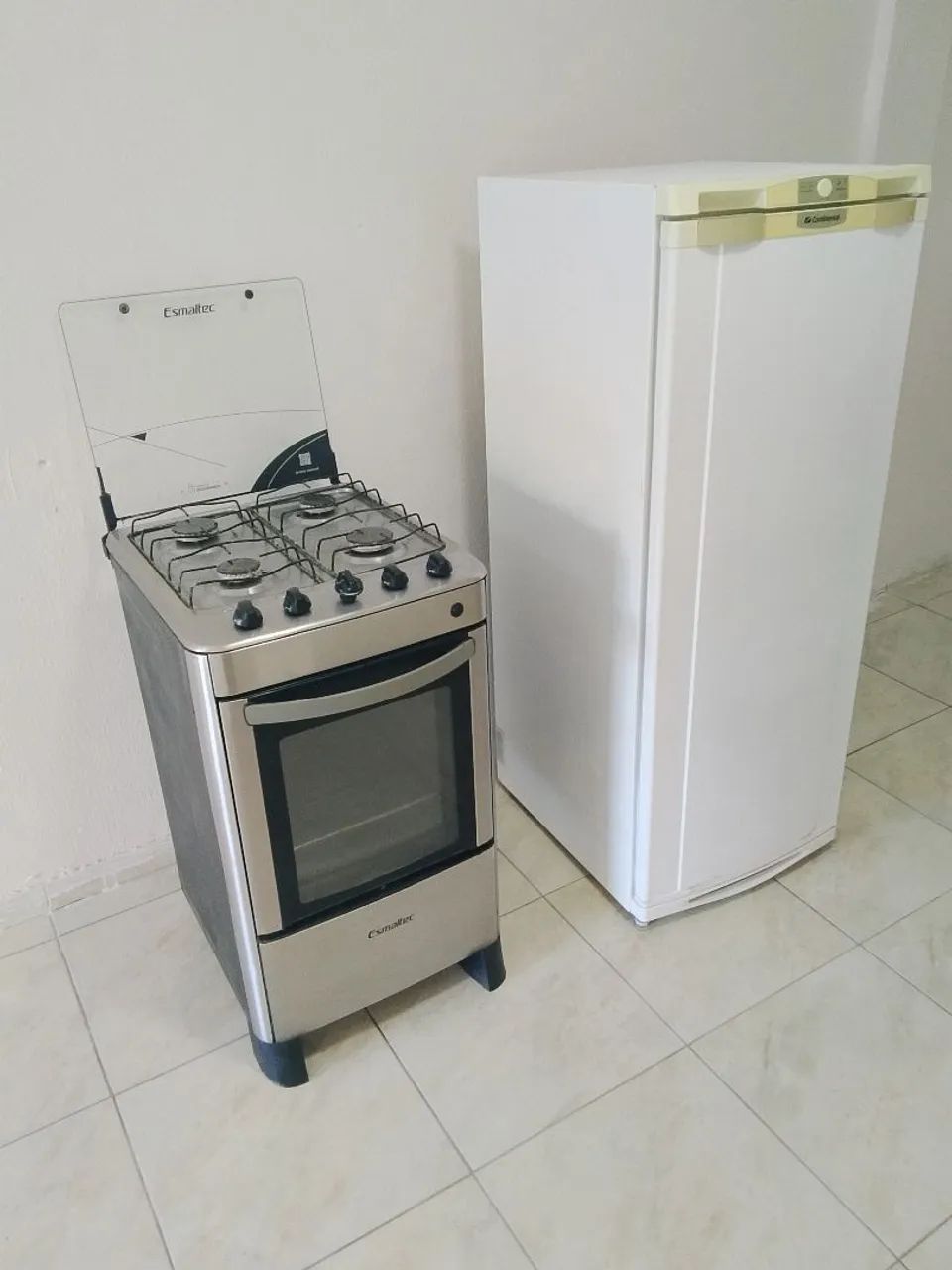 vende-se geladeira e fogão combo  - Foto 2