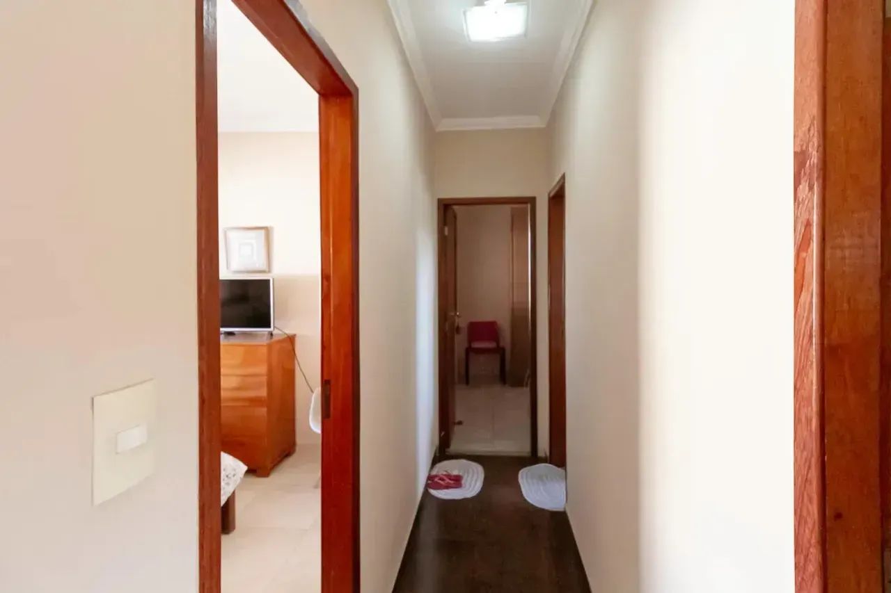 Casa Ampla e Pronta para Morar | 220 m² | 3 Quartos | Suíte | 3 Vagas - Foto 5