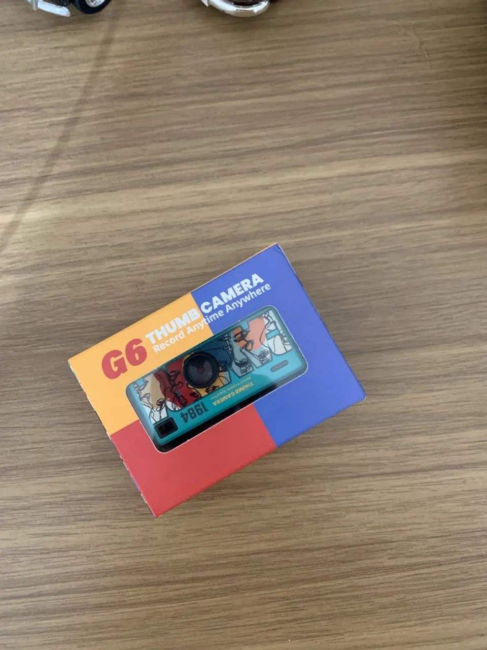 mini câmera digital em formato de chaveiro com estilo retrô. - Foto 4