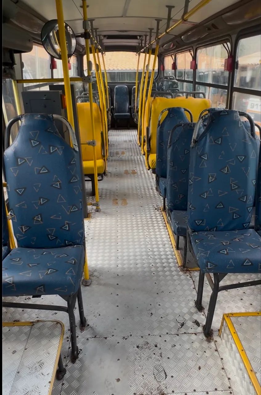 ÔNIBUS NEOBUS CURTO 2011/11