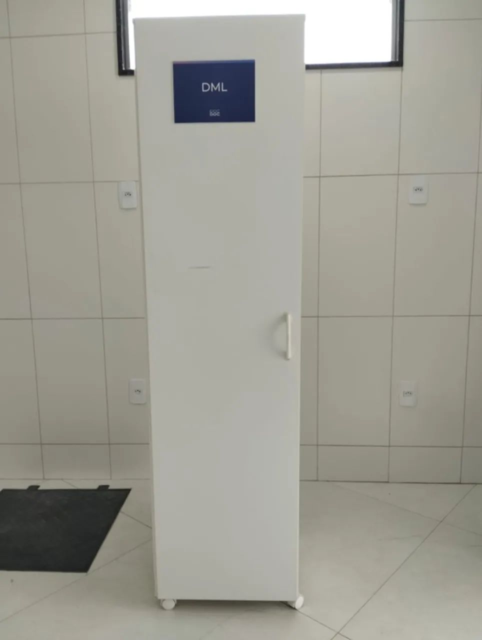 Armário Multiuso Branco com Prateleiras e Rodinhas - 1,71m Excelente Estado - Foto 4