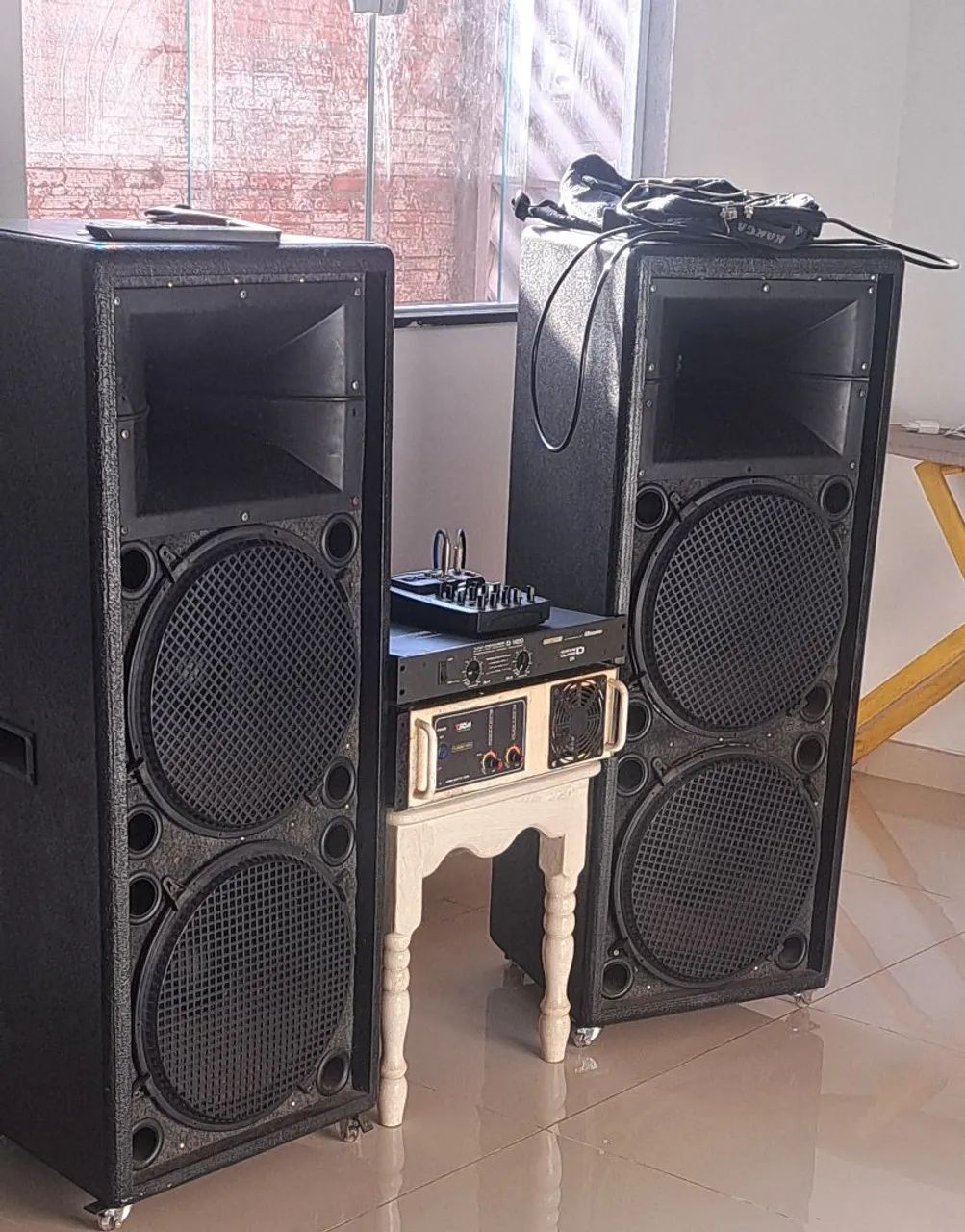 Vendo duas caixas de som e mesa de som  - Foto 2