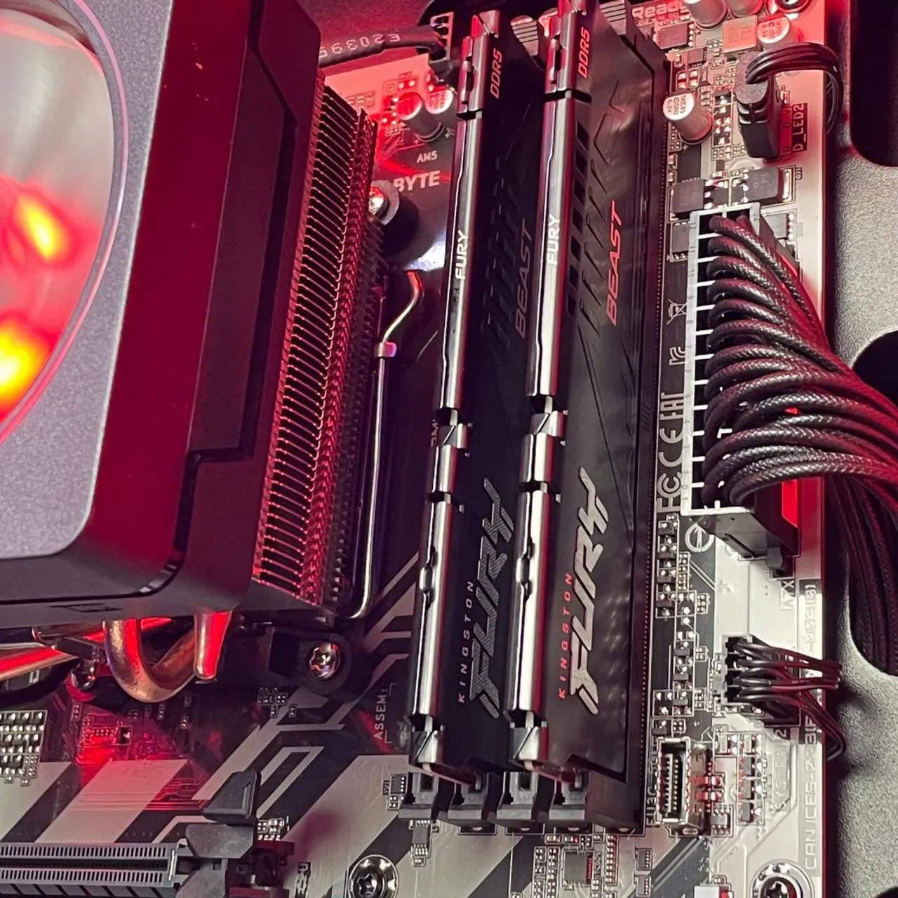 PC Gamer Ryzen 7 7700 + 32GB DDR5 + SSD NVMe 1TB ? Máquina Forte