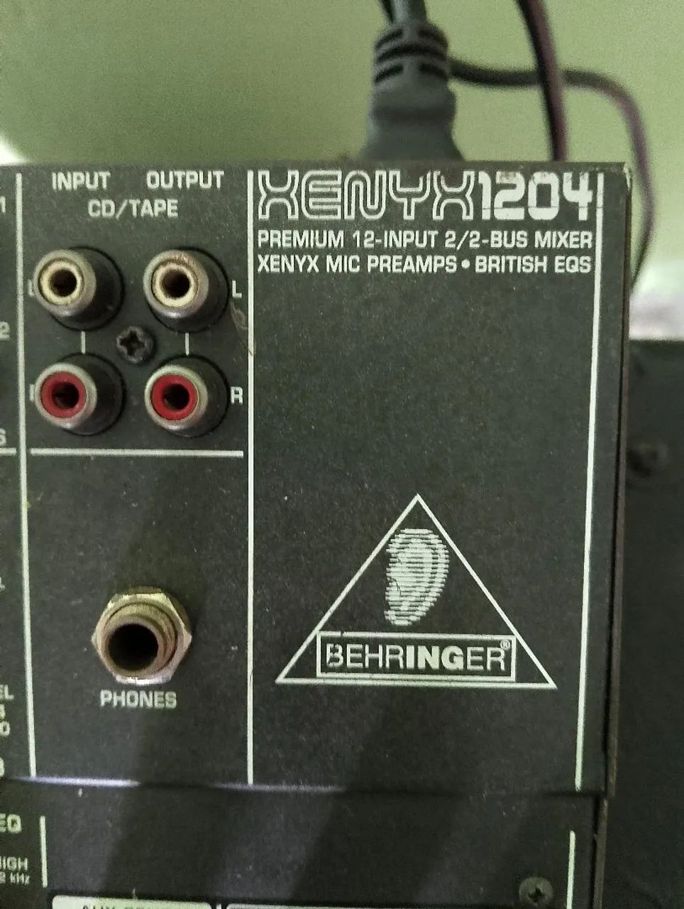 Mesa Behringer - Foto 3