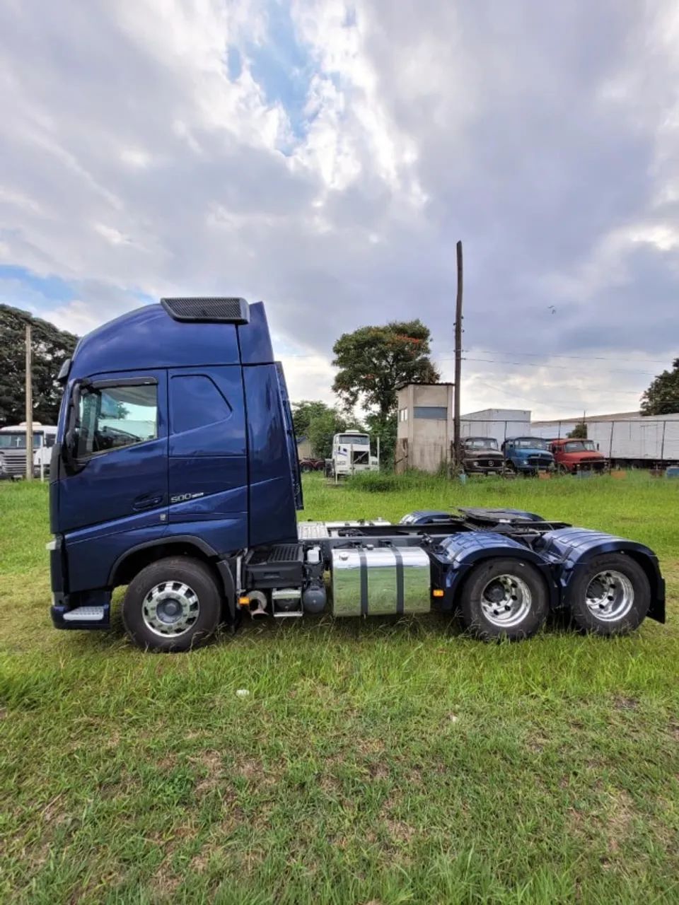 VOLVO FH 500 6X2 TRUCADO OCEAN RACE EDITION AUTOMÁTICO 2015 / 2016 EDIÇÃO * - Foto 4
