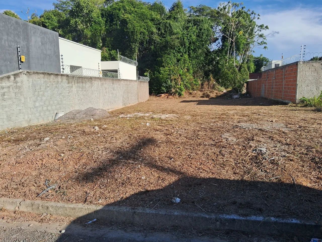 VENDO LOTE QUITADO NO CASTELINHO. - Foto 2