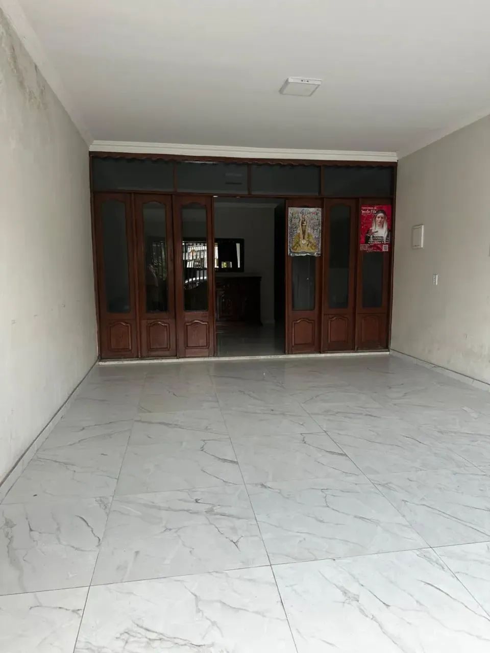 CASA AMPLA COM 3 SUÍTES E BEM LOCALIZADA PARA ALUGAR  CANUDOS | BELÉM/PA - Foto 3