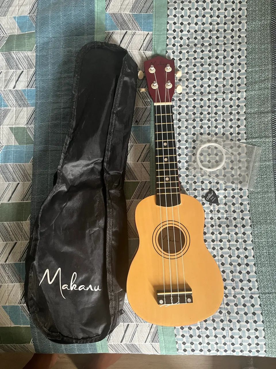 UKULELE MAKANU - Foto 2