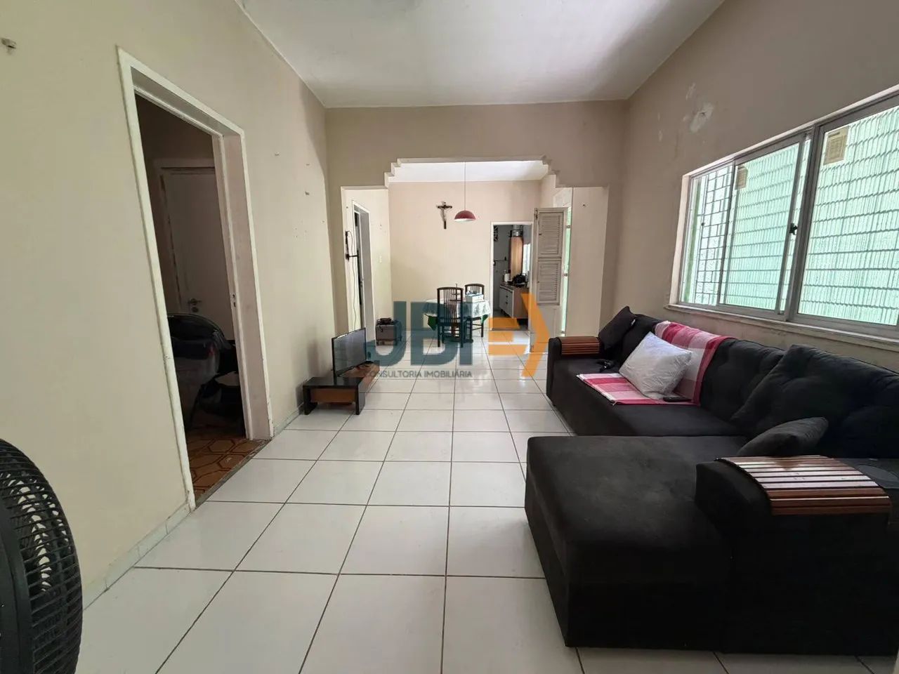 Vende-se casa ampla com 5 quartos mais 2 vagas - Monte Castelo - Foto 3