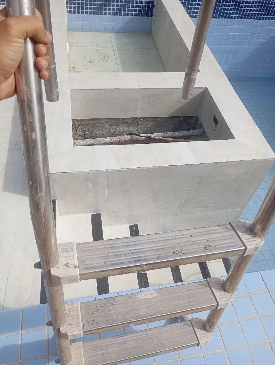 Escada de inox para piscina  - Foto 2