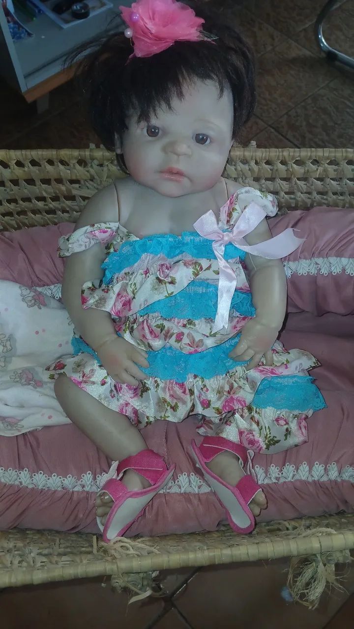 Bebe reborn com berço e enxoval - Foto 3