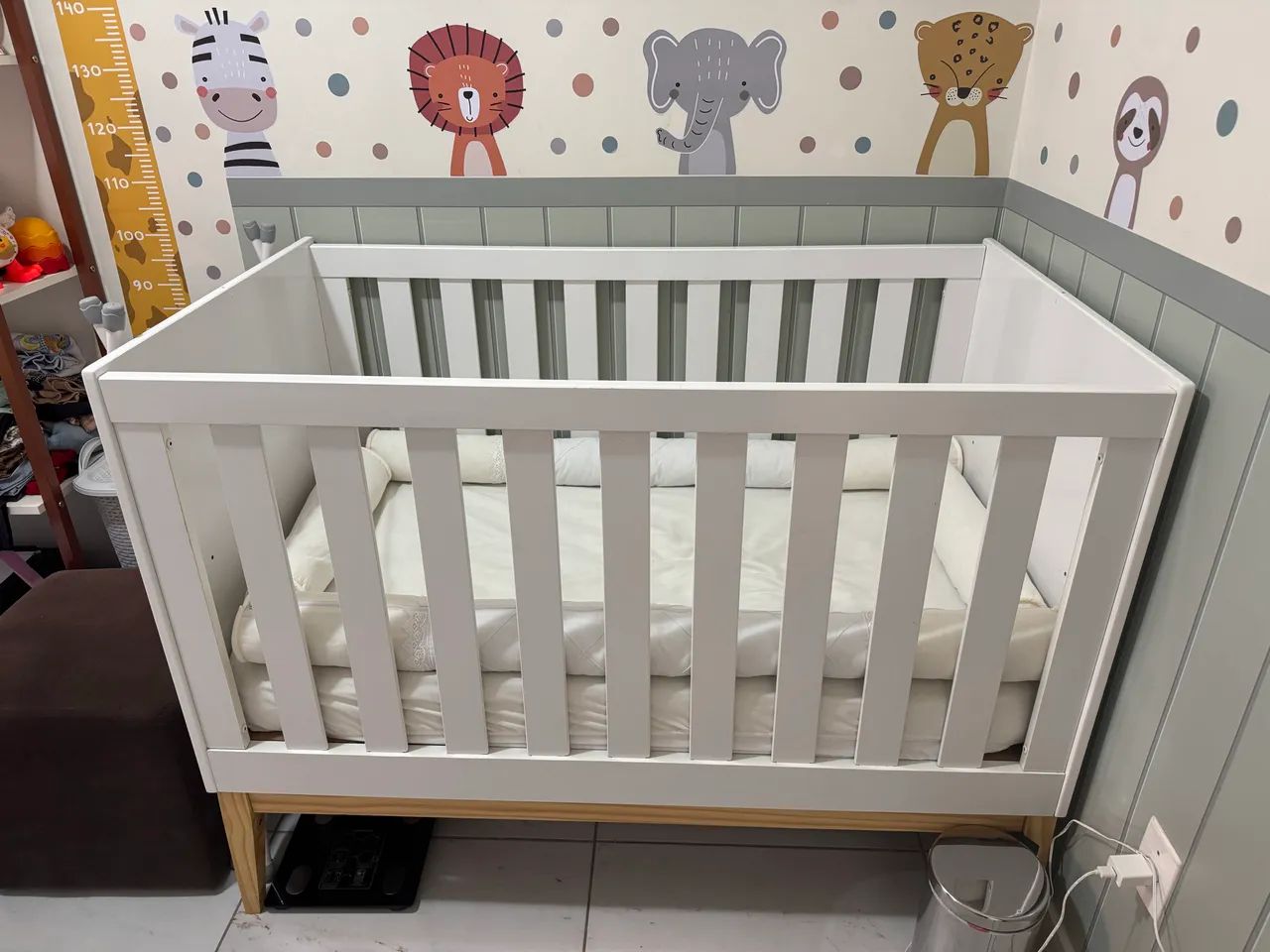 Vendo berço que vira mini cama com colchão ortobom