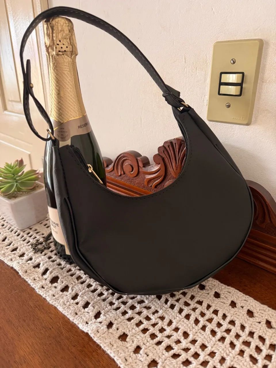 Bolsa preta de ombro  - Foto 2