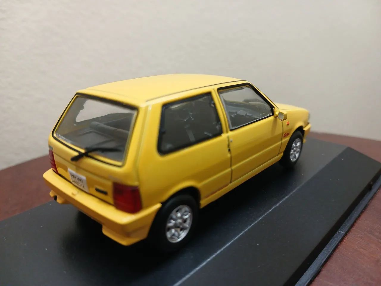 MINIATURA FIAT UNO TURBO INESQUECÍVEIS  - Foto 2