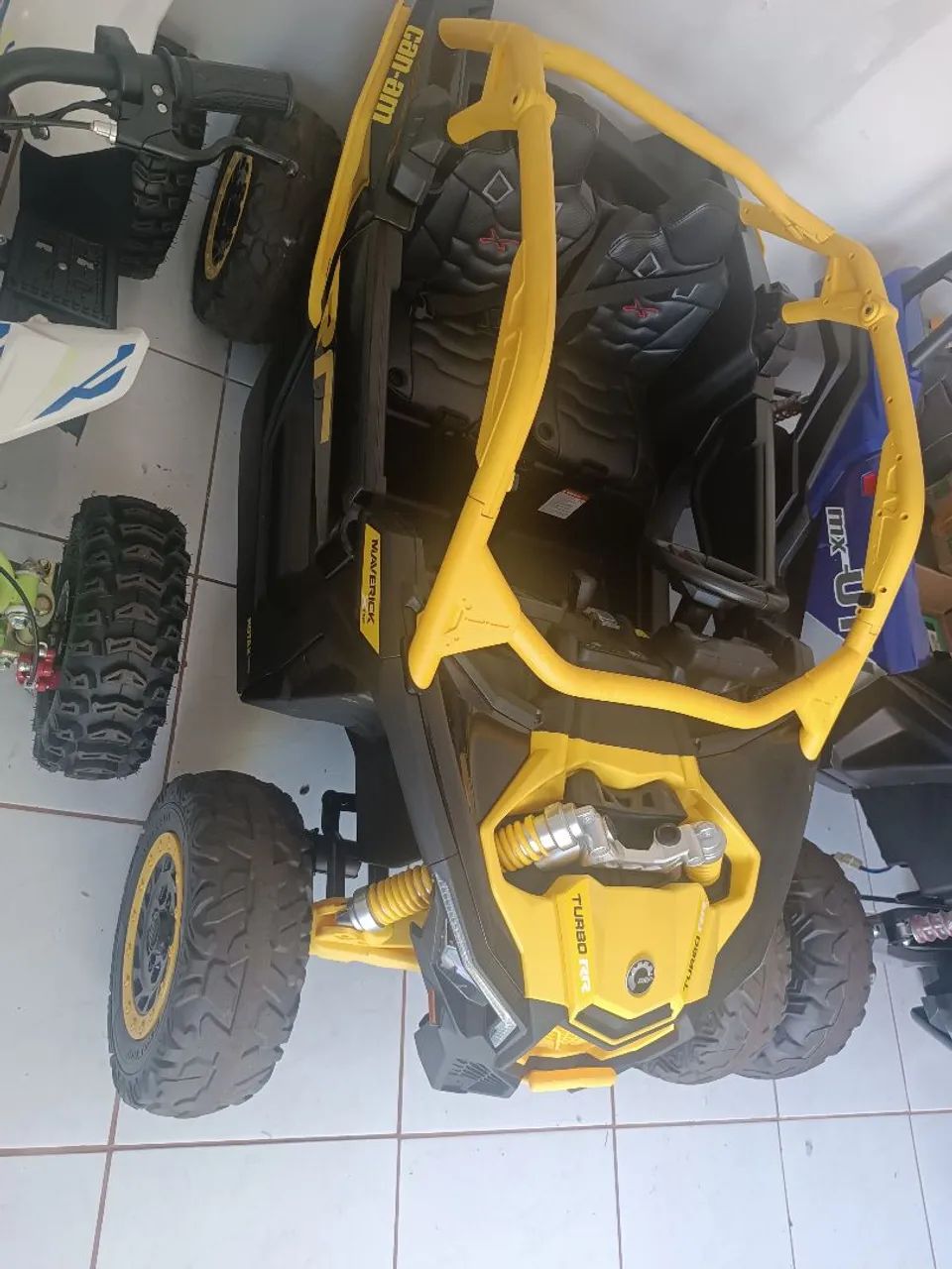 Carrinho elétrico infantil 