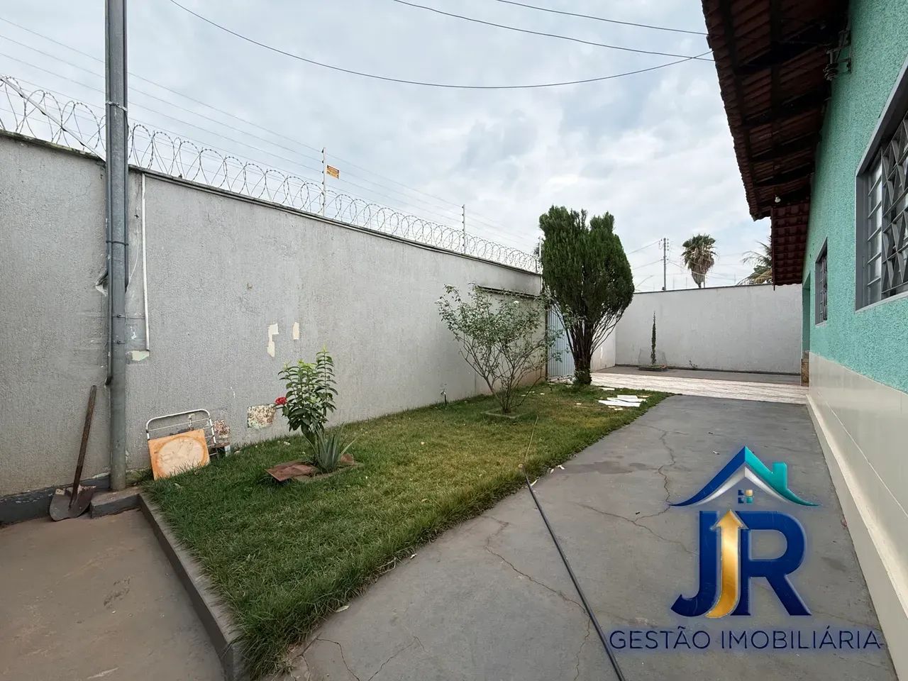Casa com 4 quartos no Setor Santos Dumont - Goiânia - GO - Foto 4