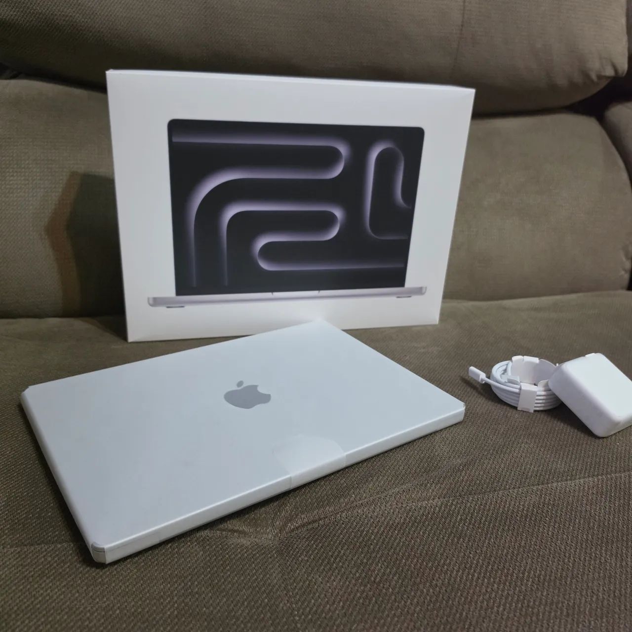 MacBook Pro M5 Pro 2026 24 GB 1TB 14' - Foto 2
