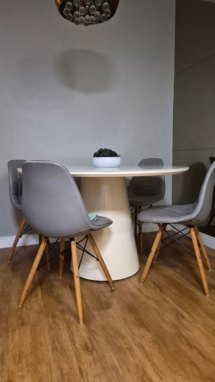 Conjunto de 4 cadeiras eames estofadas/botone