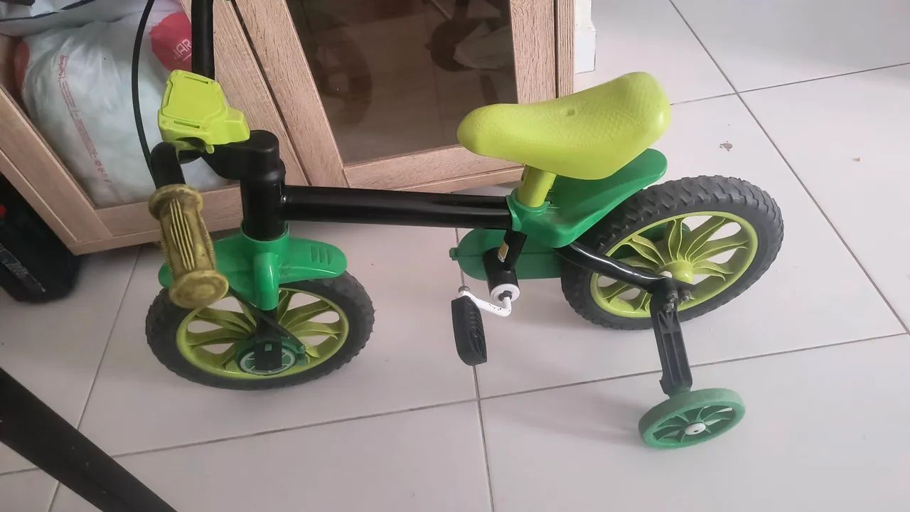 Vendo bicicleta aro 12  - Foto 5