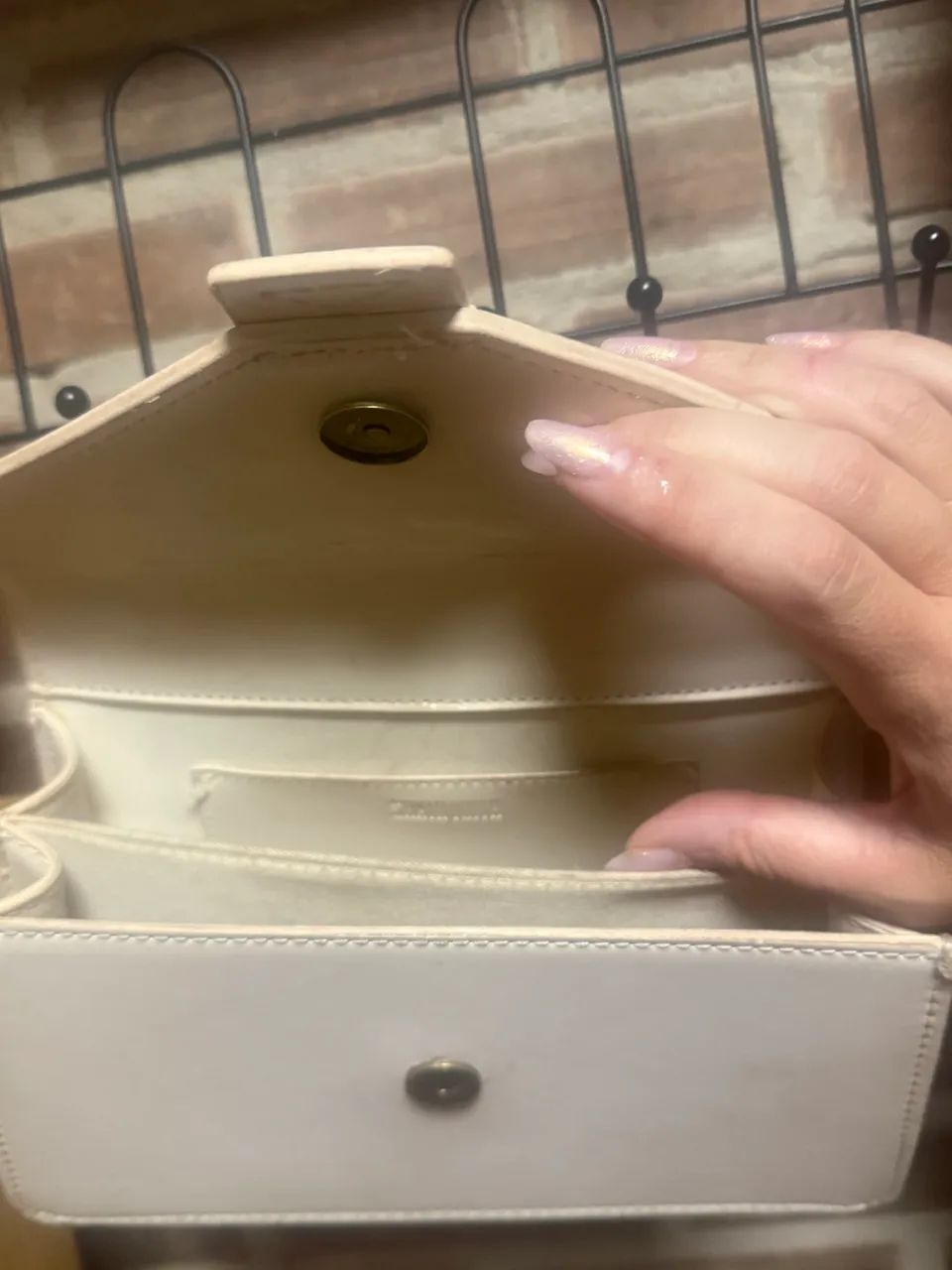 Bolsa Santa Lolla Couro Como Nova  - Foto 2