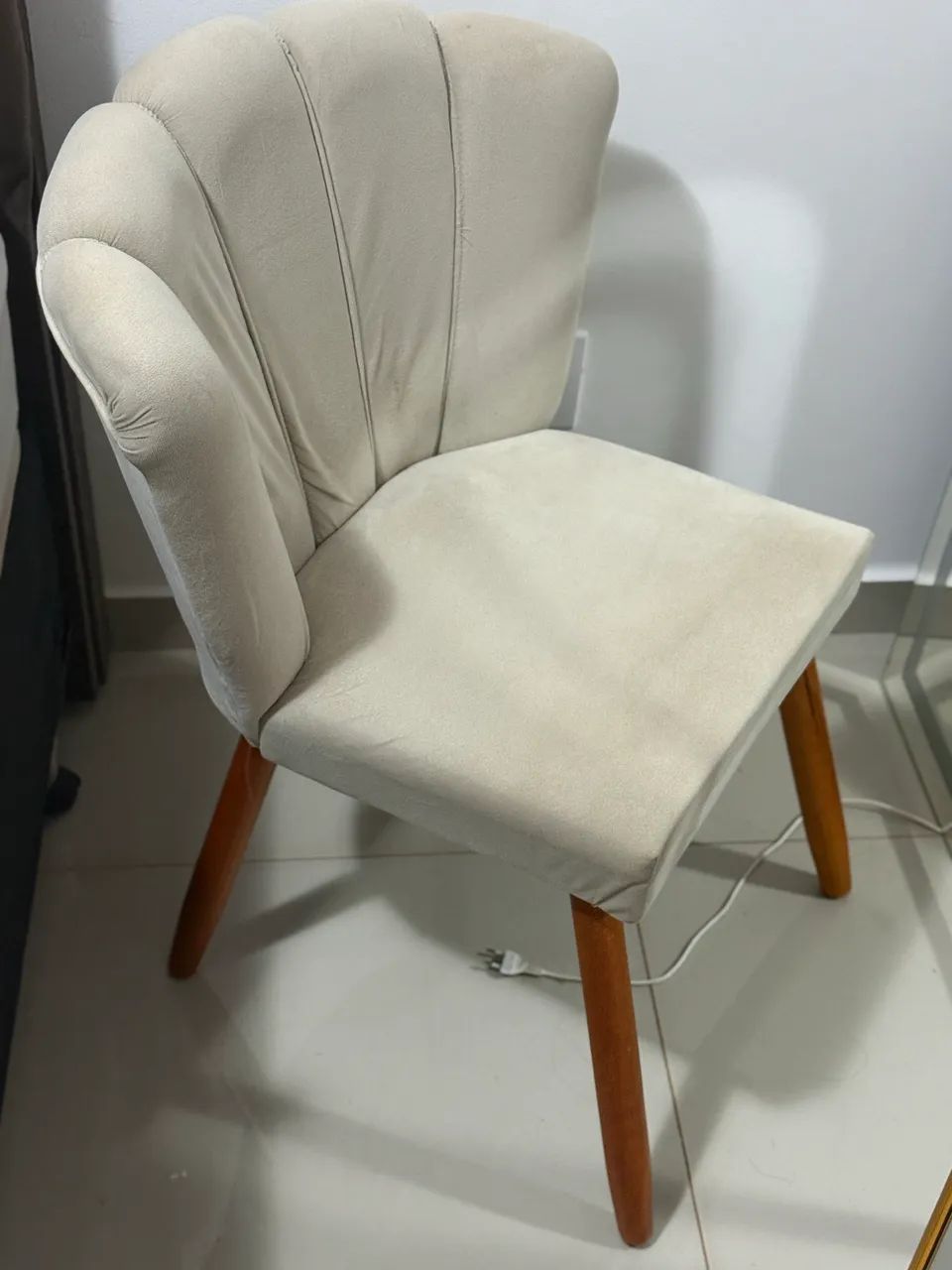 POLTRONA PARA BANCADA DE MAQUIAGEM