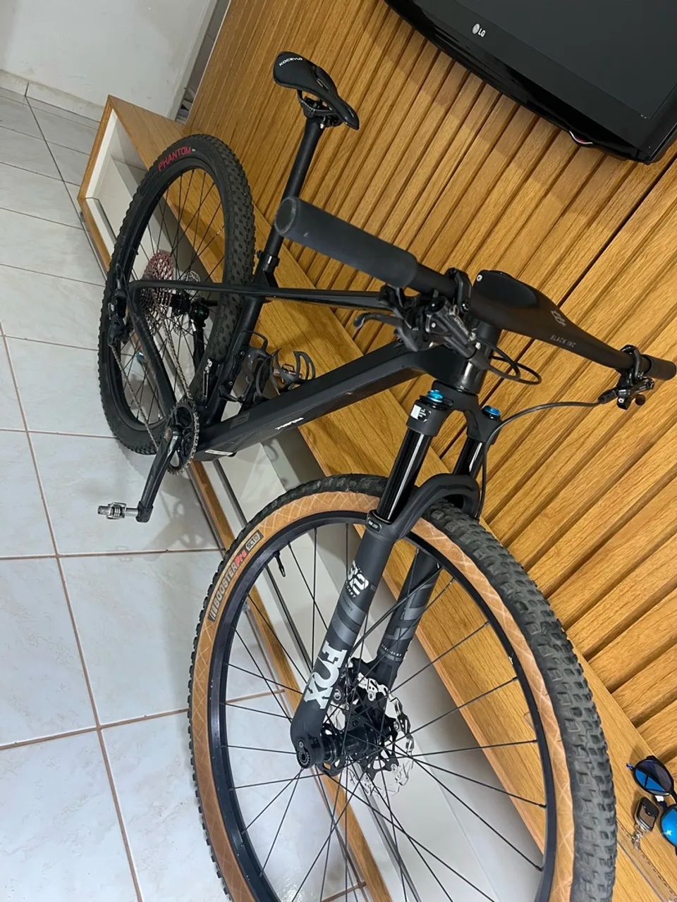 Bicicleta Carbono MTB tamanho 15 - Foto 4