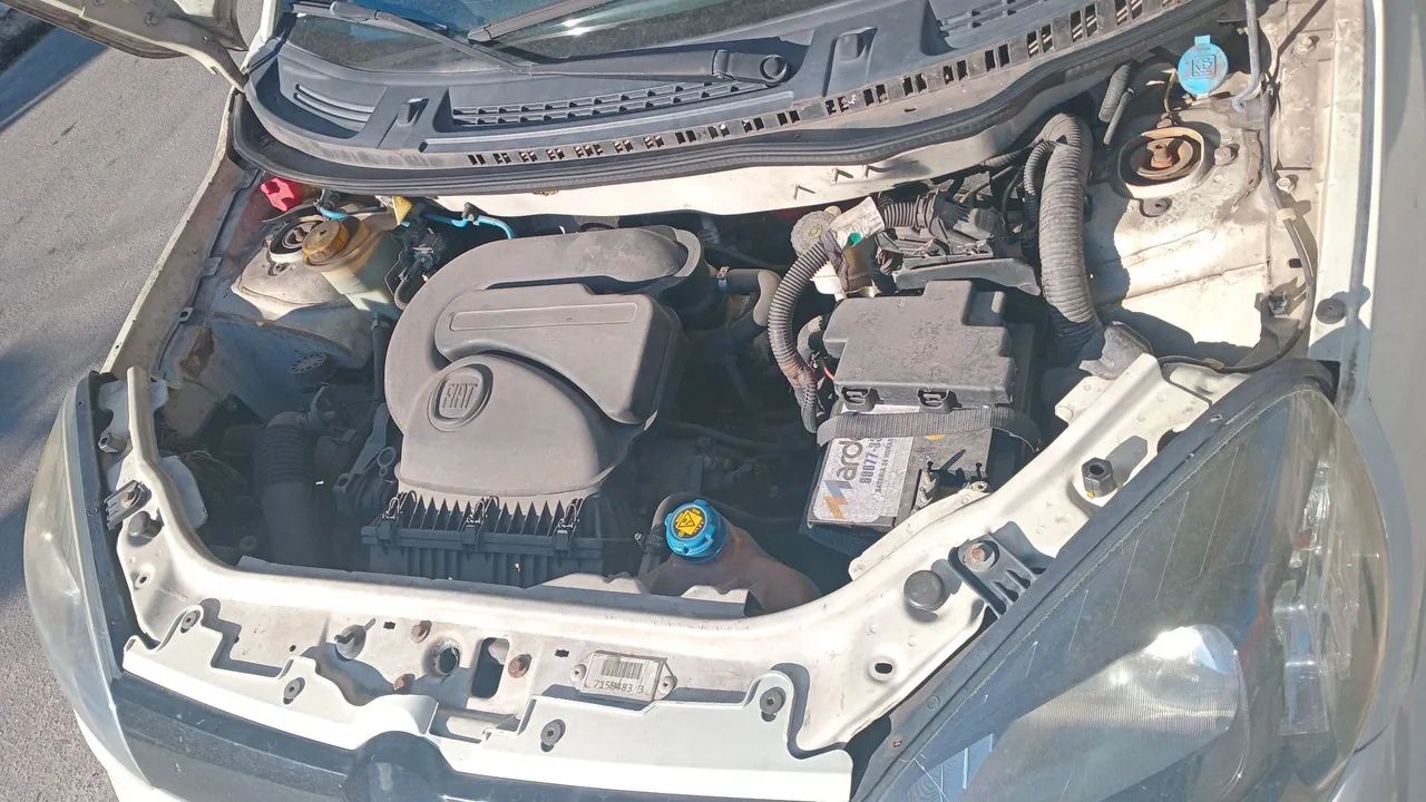 Fiat Uno Sporting Dualogic 1.4 EVO Flex 8V 4P 2015 - Foto 5