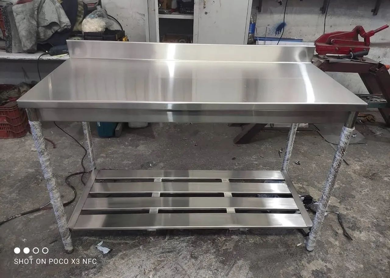 Mesa industrial em aço inox 