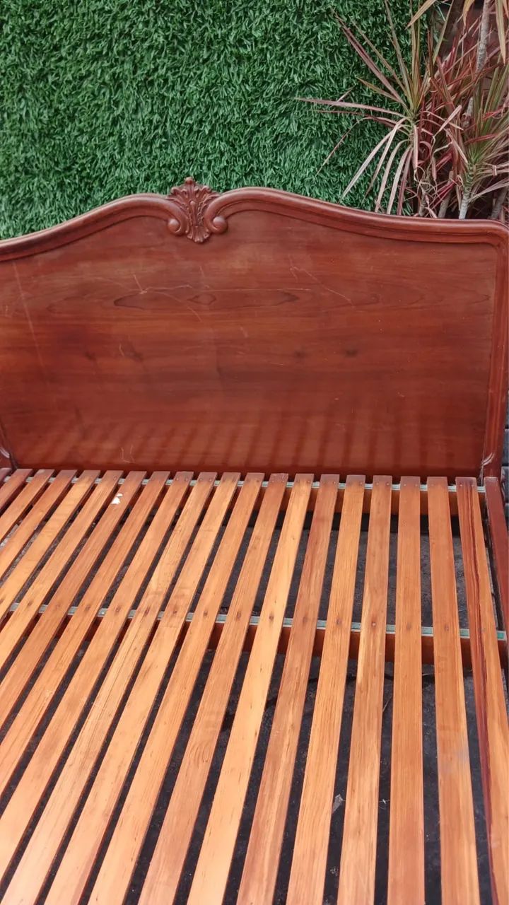 Cama - Antiguidade, madeira pura! - Foto 3