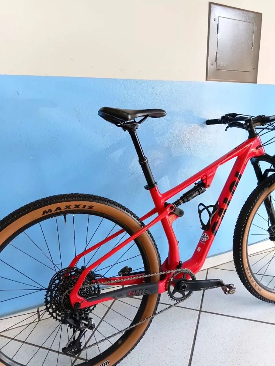 Caloi Elite Carbon FS 
