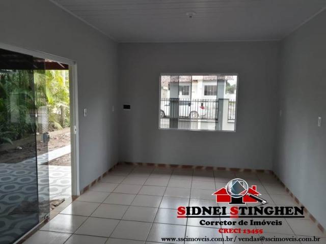 Casa novinha na Praia! Terreno todo murado, amplo espaço nos fundos - Foto 4