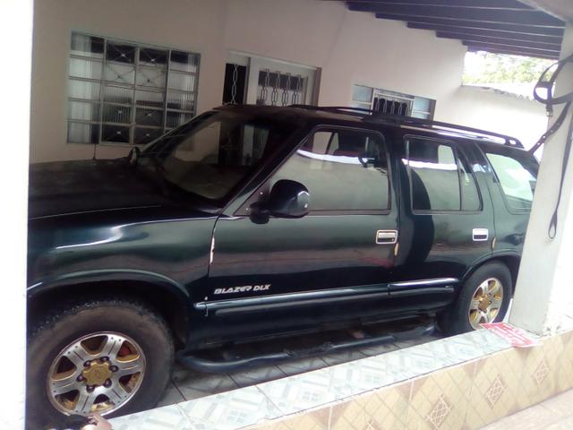 Vendo uma Blazer 97 4.3 v 6 completa - Foto 2