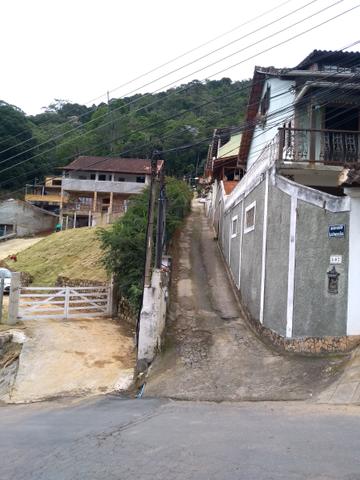 Terreno Mosela,Petrópolis,2600mts,sol,sem árvores, aceita carro, plano, doc ok